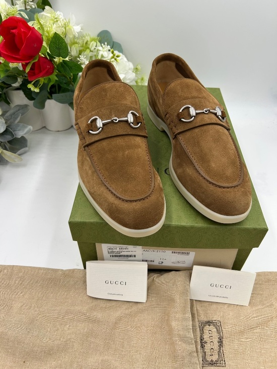 Men’s Gucci tan suede horse bit loafers. Size 11.5.(fits 12 US.) made in Italy. main image 6